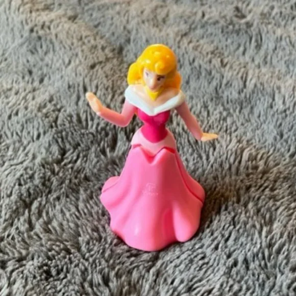 Kinder Surprise Toys 235 Kinder Surprise Maxi Egg Disney